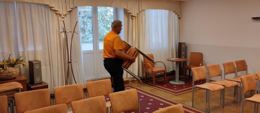 Příprava zasedací místnosti