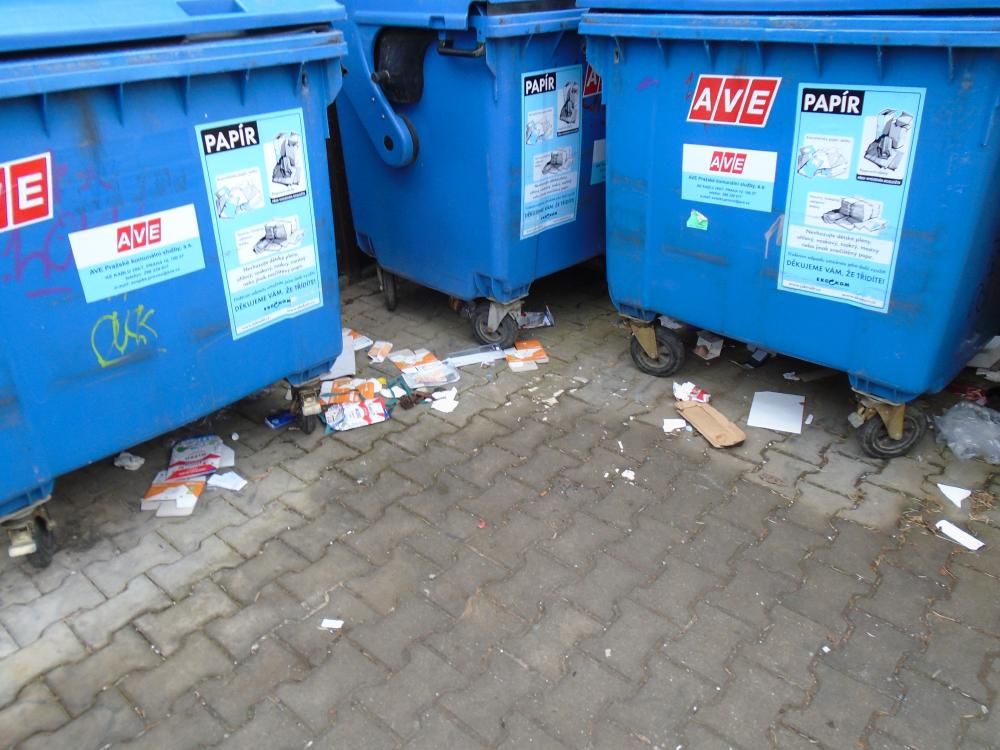 Úklid kontejnerových stání
