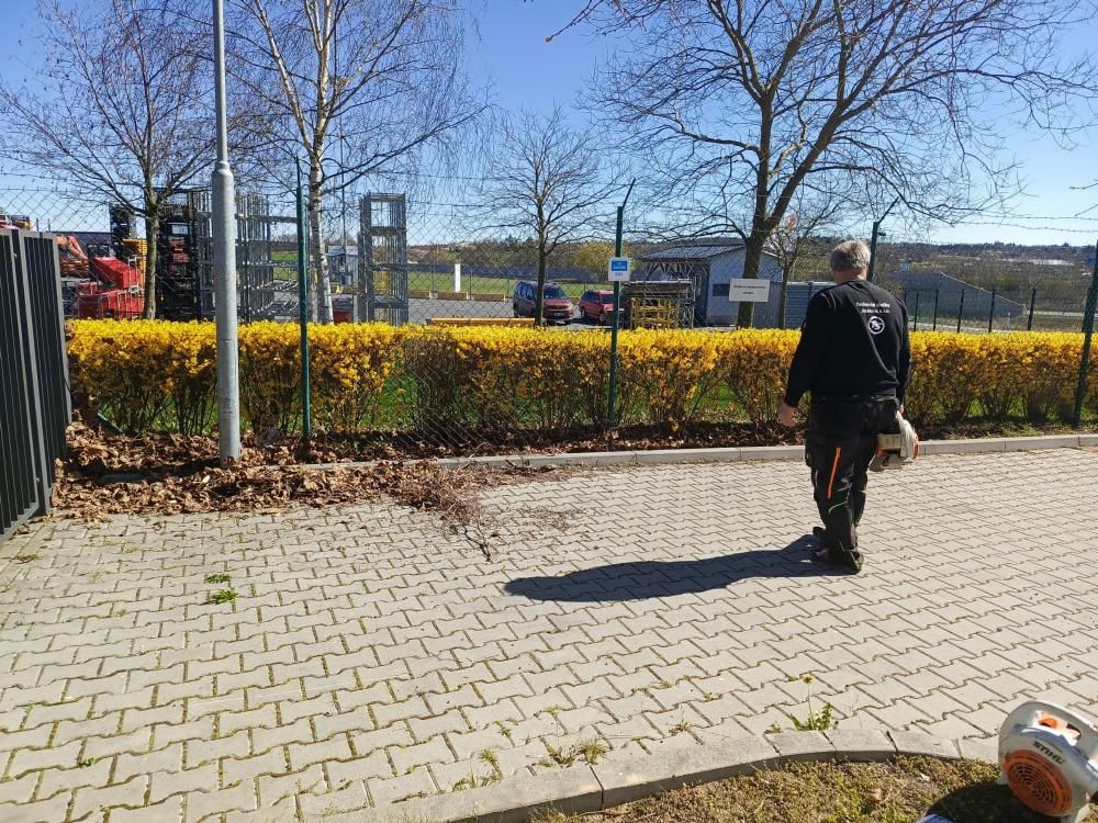 Úklid hřbitovů