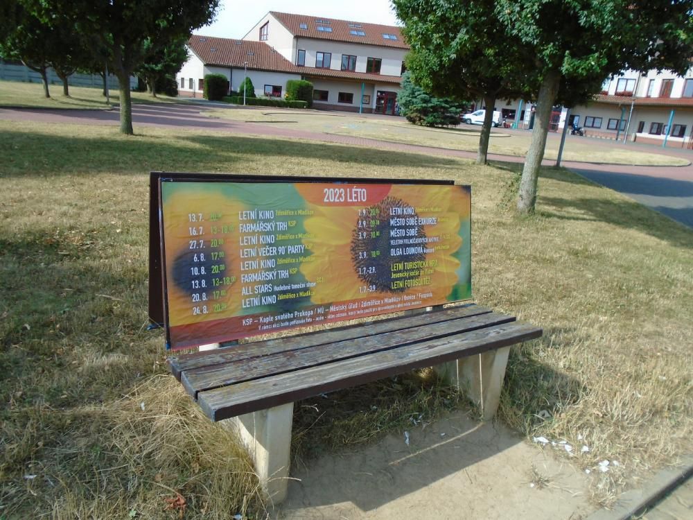 V&yacute;lep plak&aacute;tů