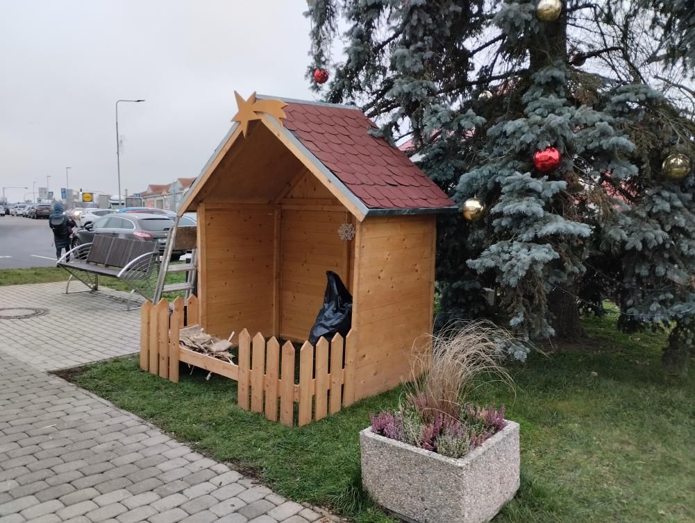 V&aacute;nočn&iacute; v&yacute;zdoba